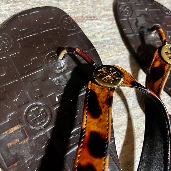 Tory Burch cheetah print thong flat sandals - Picture 7 of 15